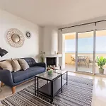 Larycorte, Beautiful 3Bdr Beachfront Apartment