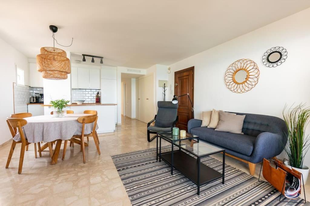 Leilighet Larycorte, Beautiful 3bdr Beachfront