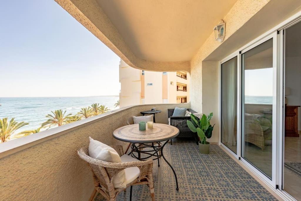 Leilighet Larycorte, Beautiful 3bdr Beachfront Marbella